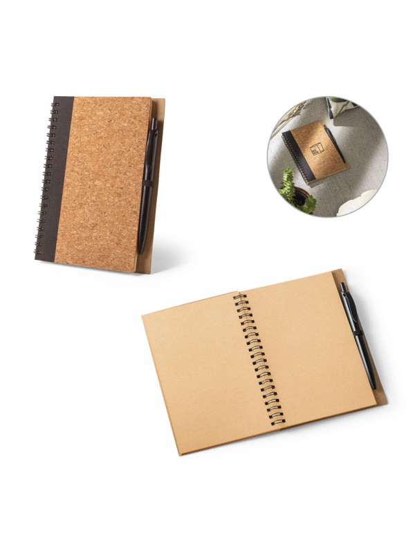 VICENTE. Block notes B6 con penna a sfera in sughero e poliestere riciclato (100% rPET) VICENTE. Block notes B6 con penna a sfera in sughero e poliestere riciclato (100% rPET)