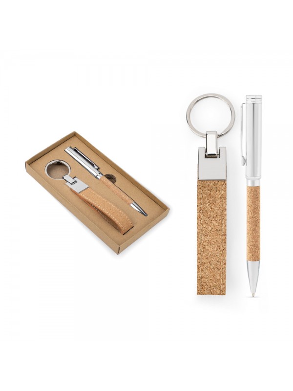 EVANS. Set composto da una penna a sfera e da un portachiavi, entrambi in metallo e sughero