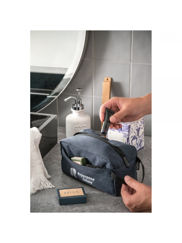 REPURPOSE BAG. Beauty case in poliestere riciclato 600D REPURPOSE BAG. Beauty case in poliestere riciclato 600D
