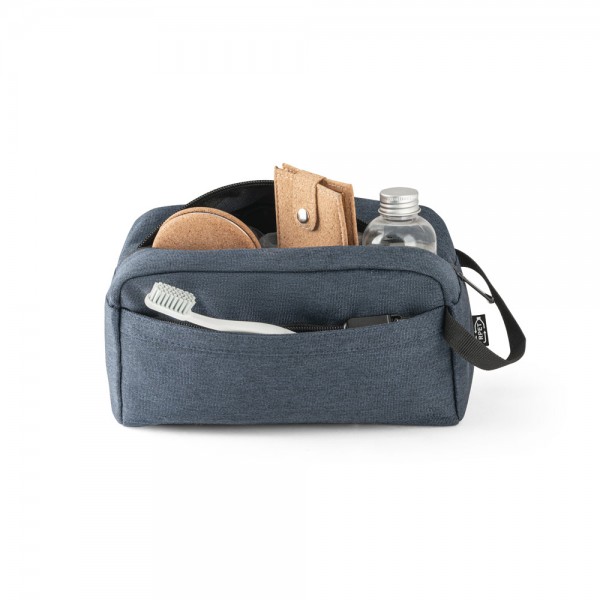 REPURPOSE BAG. Beauty case in poliestere riciclato 600D