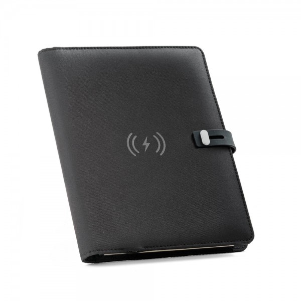 EMERGE A5 FOLDER. Cartella A5 in in poliestere riciclato (100% rPET) 300D con caricatore wireless
