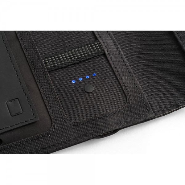EMERGE A5 FOLDER. Cartella A5 in in poliestere riciclato (100% rPET) 300D con caricatore wireless