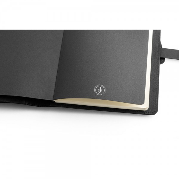 EMERGE A5 FOLDER. Cartella A5 in in poliestere riciclato (100% rPET) 300D con caricatore wireless