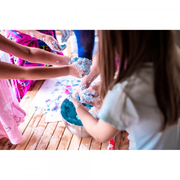 Bath Bombs Kit II. Giocattolo educativo fornito con un sacchetto regalo in carta kraft (90 g/m²), realizzato con materiale certificato FSC™ e altri materiali controllati