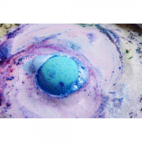 Bath Bombs Kit II. Giocattolo educativo fornito con un sacchetto regalo in carta kraft (90 g/m²), realizzato con materiale certificato FSC™ e altri materiali controllati