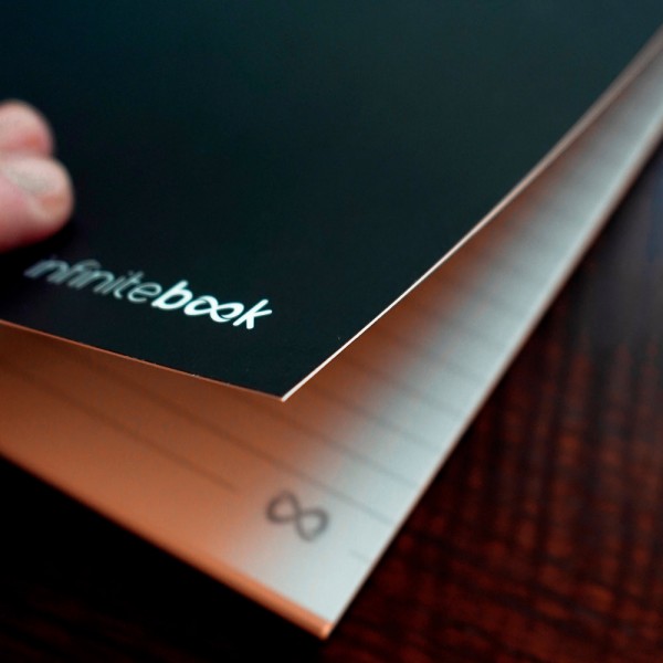 INFINITEBOOK LINED A5. Infinitebook con copertina flessibile e 15 pagine bianche stile lavagna bianca
